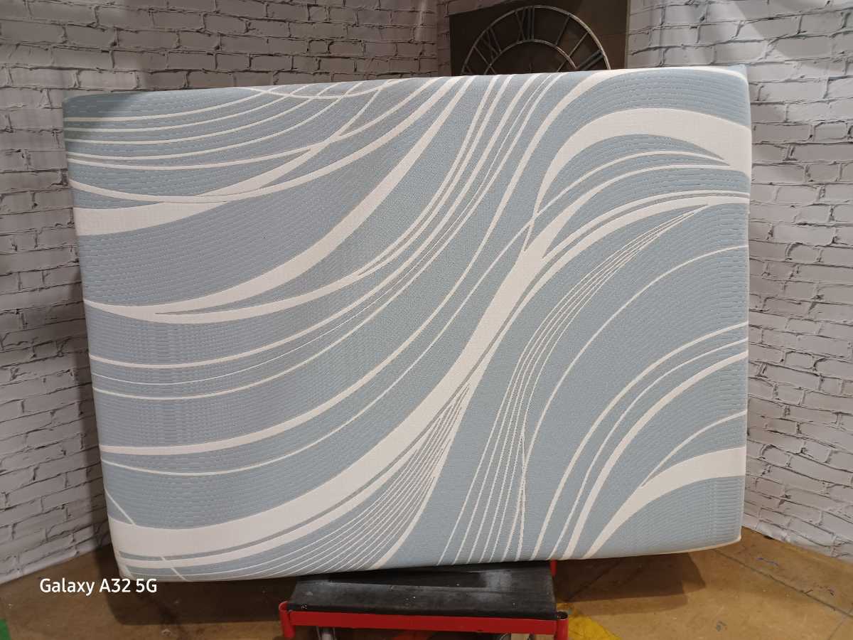 Tempur-Pedic LuxeAlign Soft 13 Inch Mattress - Queen - Gallery Image 3